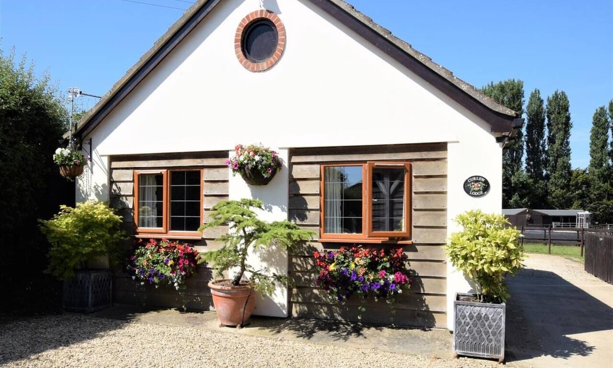 Devizes House | 1 Bed in Devizes (oc-58771)