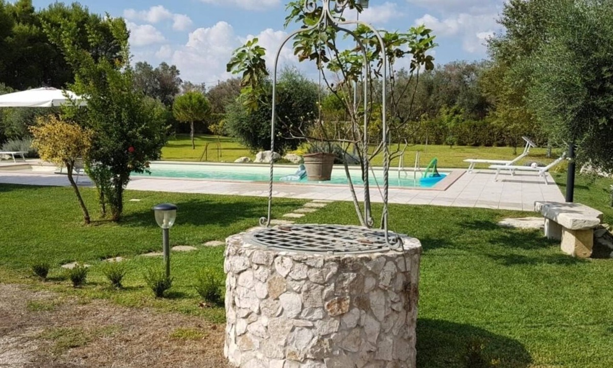 Sanarica Villa | 2 apartments in Villa with Pool - Total of 10 beds available