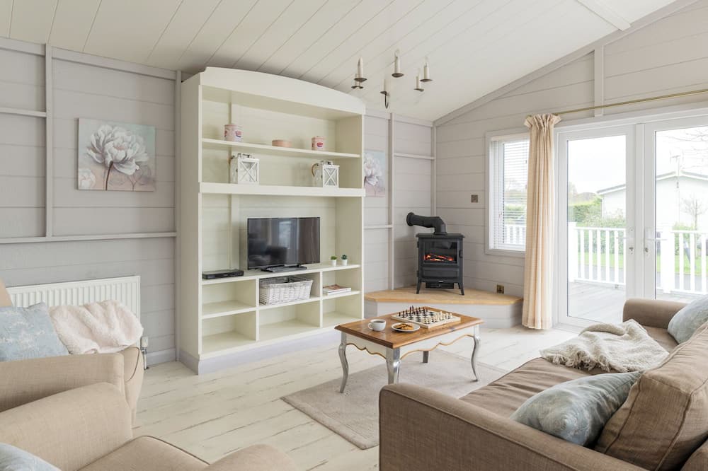 Honiton Ski Chalet | 2 bedroom accommodation in Honiton