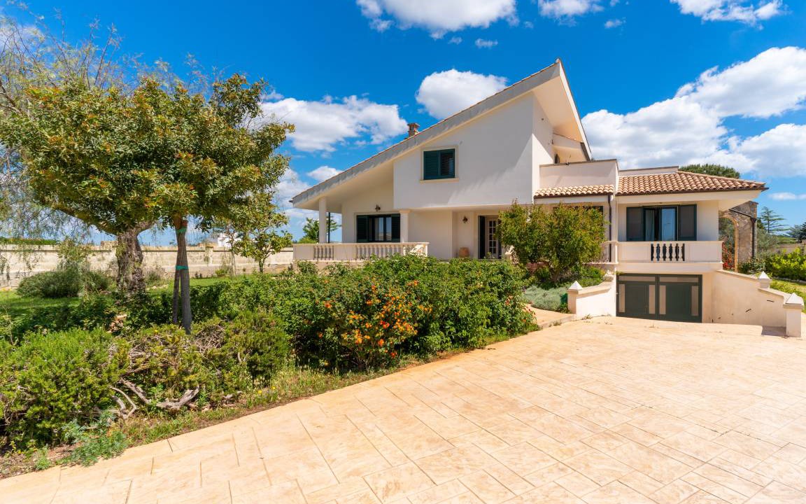 Spongano House | 250 m² House ∙ 6 bedrooms ∙ 12 guests