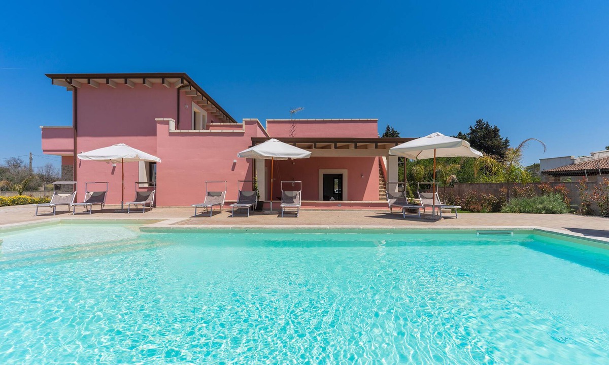 San Cesario di Lecce Villa | 2962 Villa di Aurora by Perle di Puglia