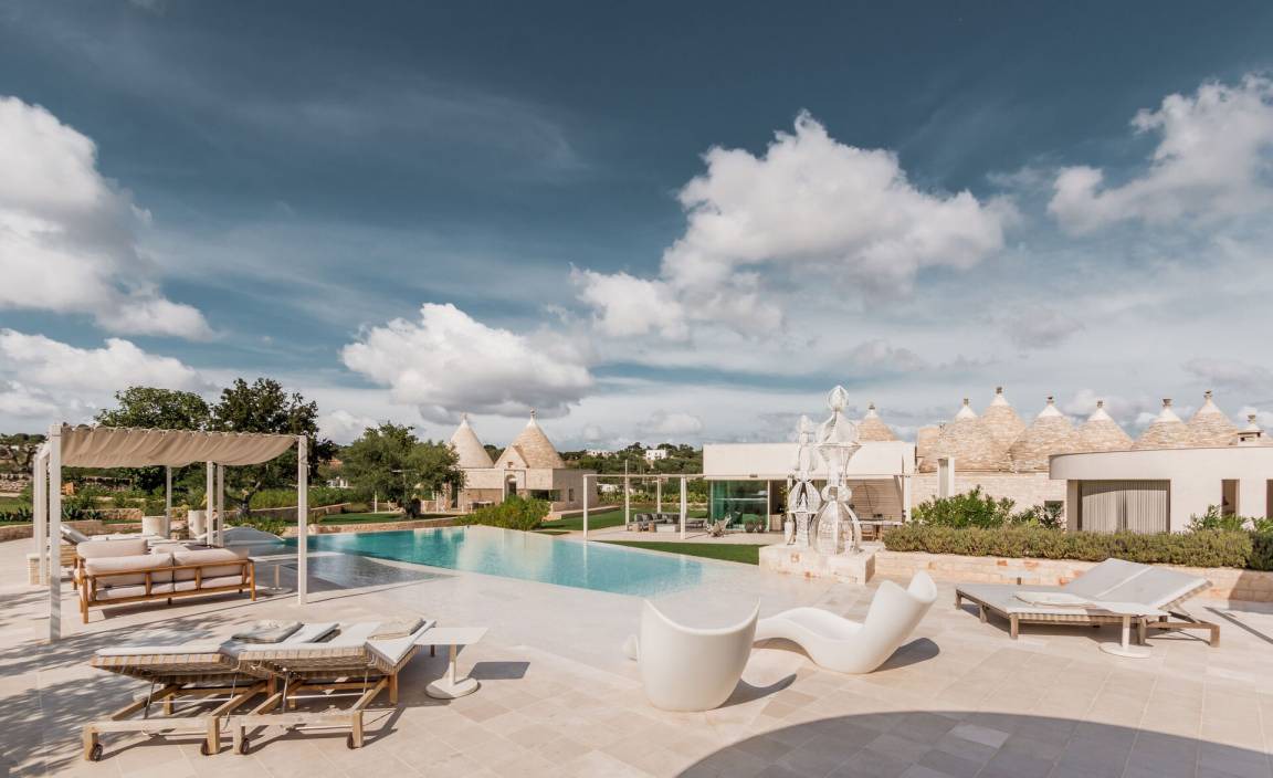 Cisternino Villa | 314 m² Villa ∙ 6 bedrooms ∙ 12 guests
