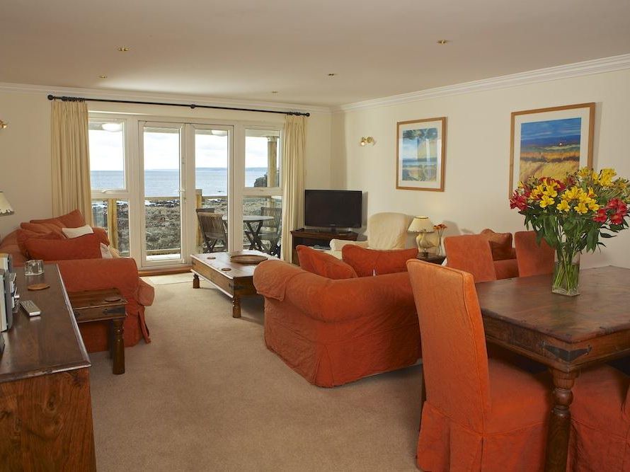 Burgh Island Cottage | 4 Thurlestone Rock, THURLESTONE