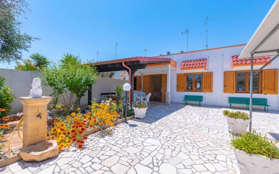 Torre Specchia Ruggeri Villa | 70 m² Villa ∙ 3 bedrooms ∙ 6 guests