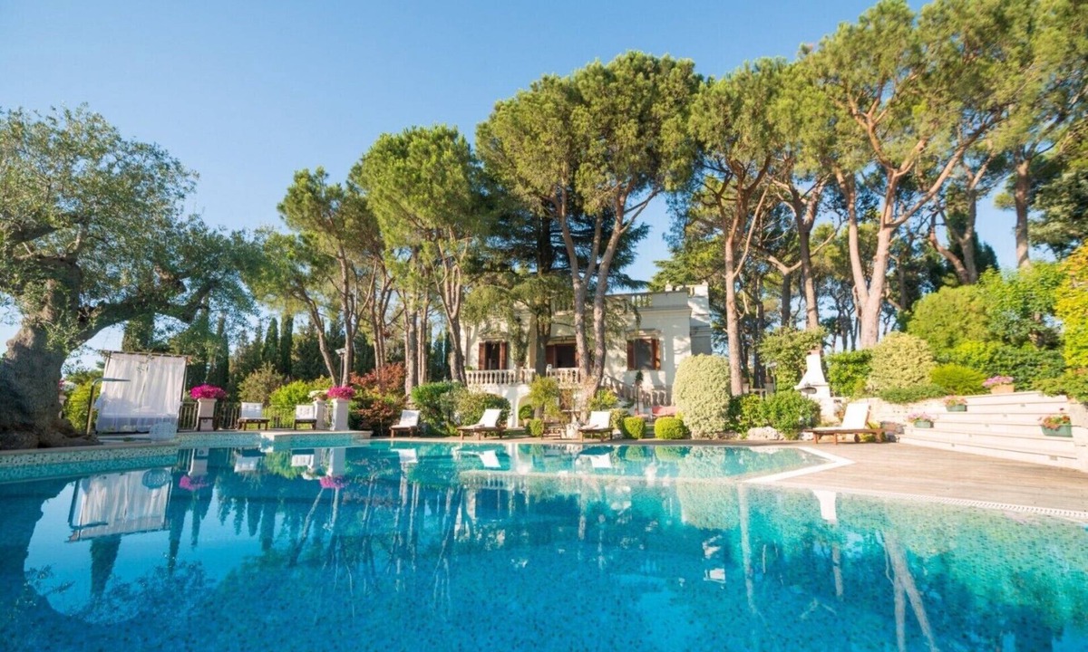 Selva di Fasano Villa | An exclusive historic villa with private pool