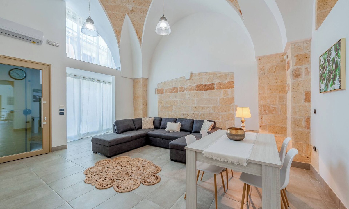 San Pancrazio Salentino House | Apartment 'Casa Agas' with Private Garden and Air Conditioning