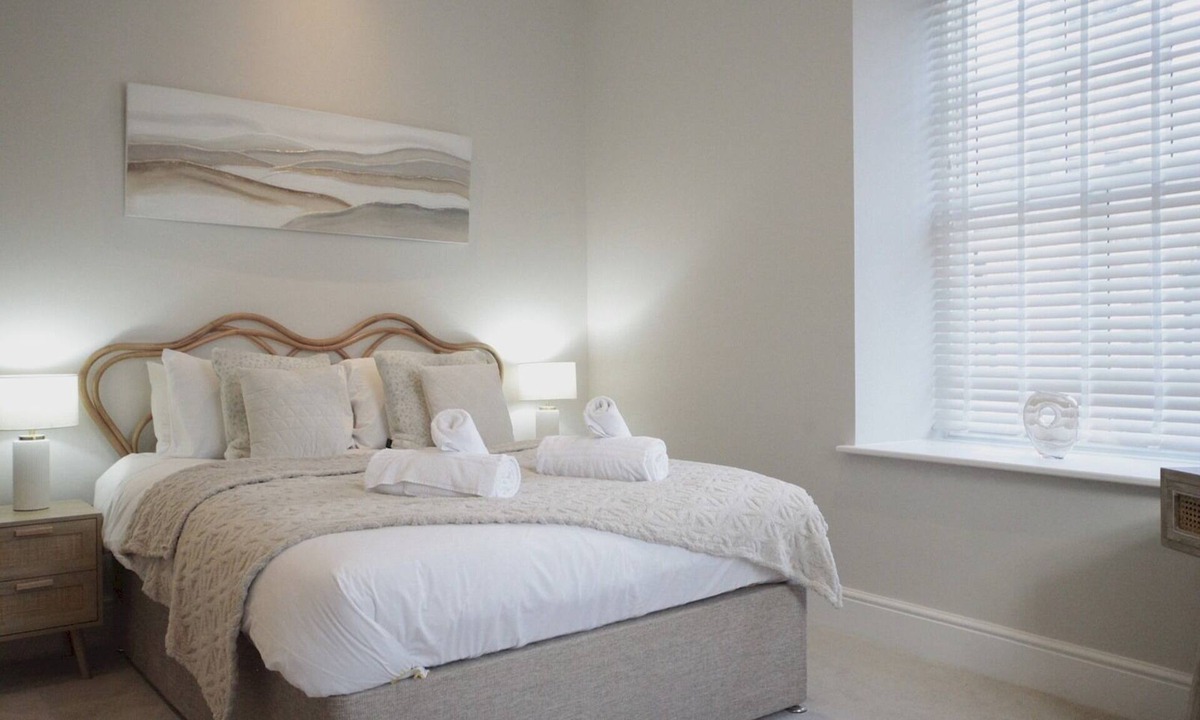 Bont Newydd Apartment | Apartment 6 Old Conservative Club in Historic Town - Pass the Keys