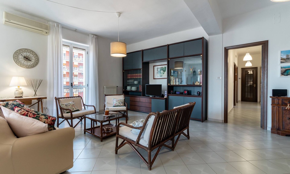 Municipio 2 Apartment | Apartment "Chicca Casa Vacanze" with Private Terrace & Wi-Fi