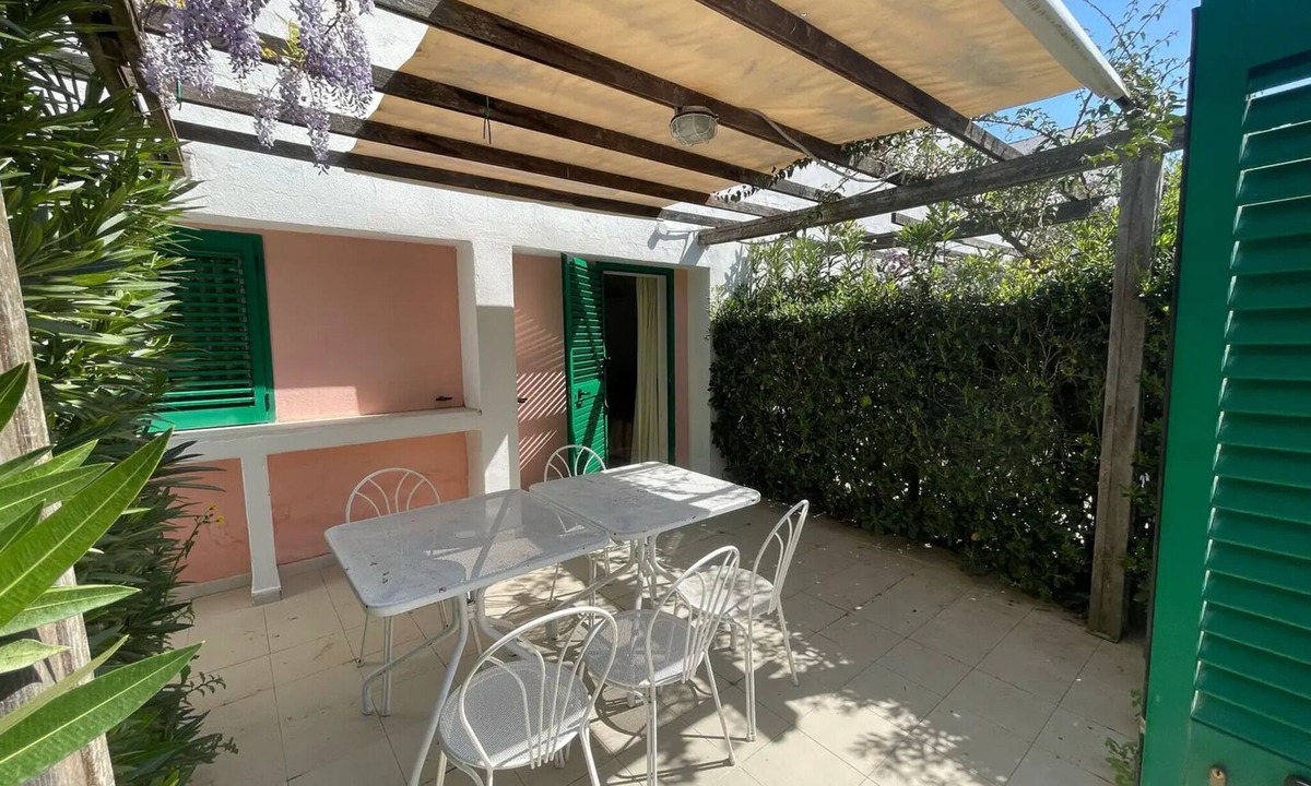 Peschici Apartment | Apartment 'Maritalia 8' with Private Terrace, Private Garden and Air Conditioning