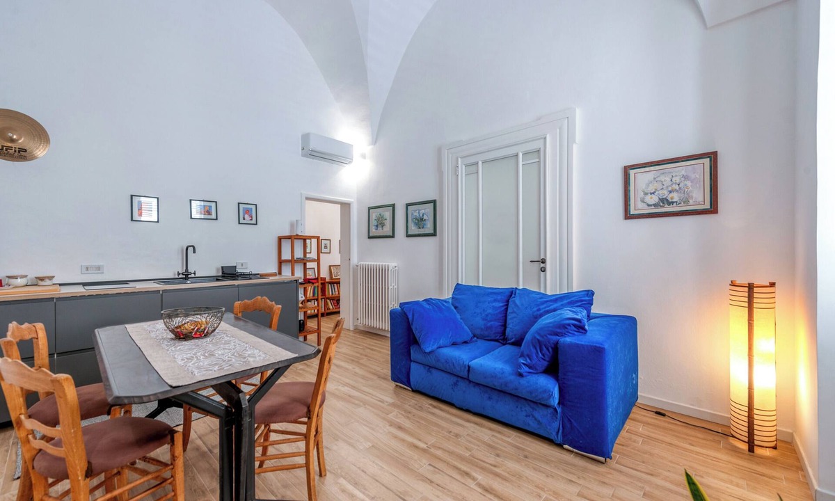 Lecce Apartment | Apartment 'Sanbiagioapartment' with Balcony, Wi-Fi and Air Conditioning