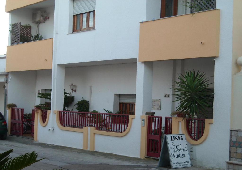 Castro Marina Bed & Breakfast | B&B La Rosa Antica