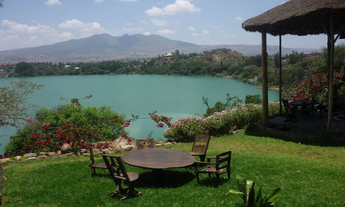 Debre Zeyit House | Babogaya Lake Viewpoint Lodge