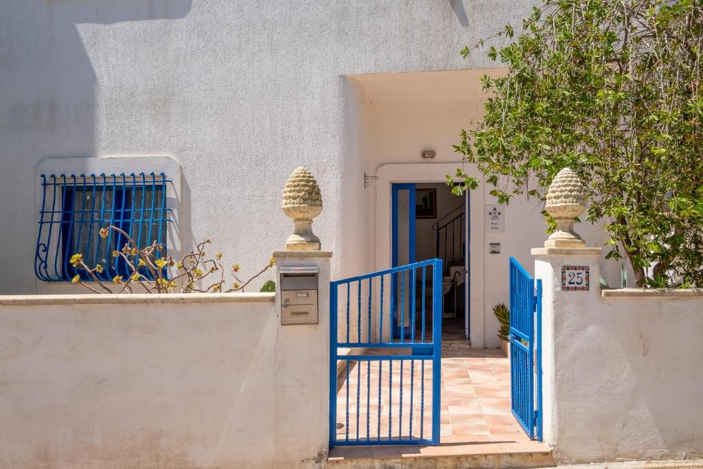 Casamassella House | Blue Tulip Apartments