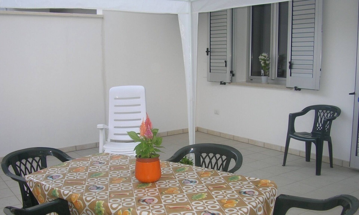 Lido Conchiglie Apartment | BRIGHT NEW BASEMENT WITH GARDEN 4 PLACES