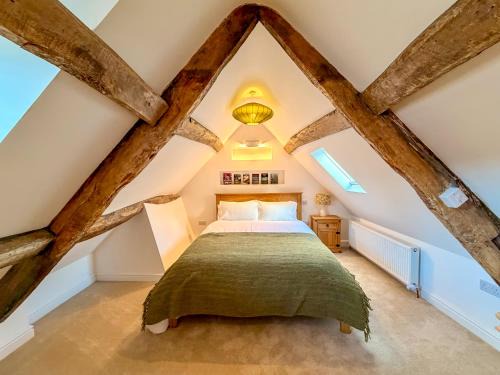 Dursley House | Broadweavers - Very Cute Cottage In Dursley By STAE-Homes