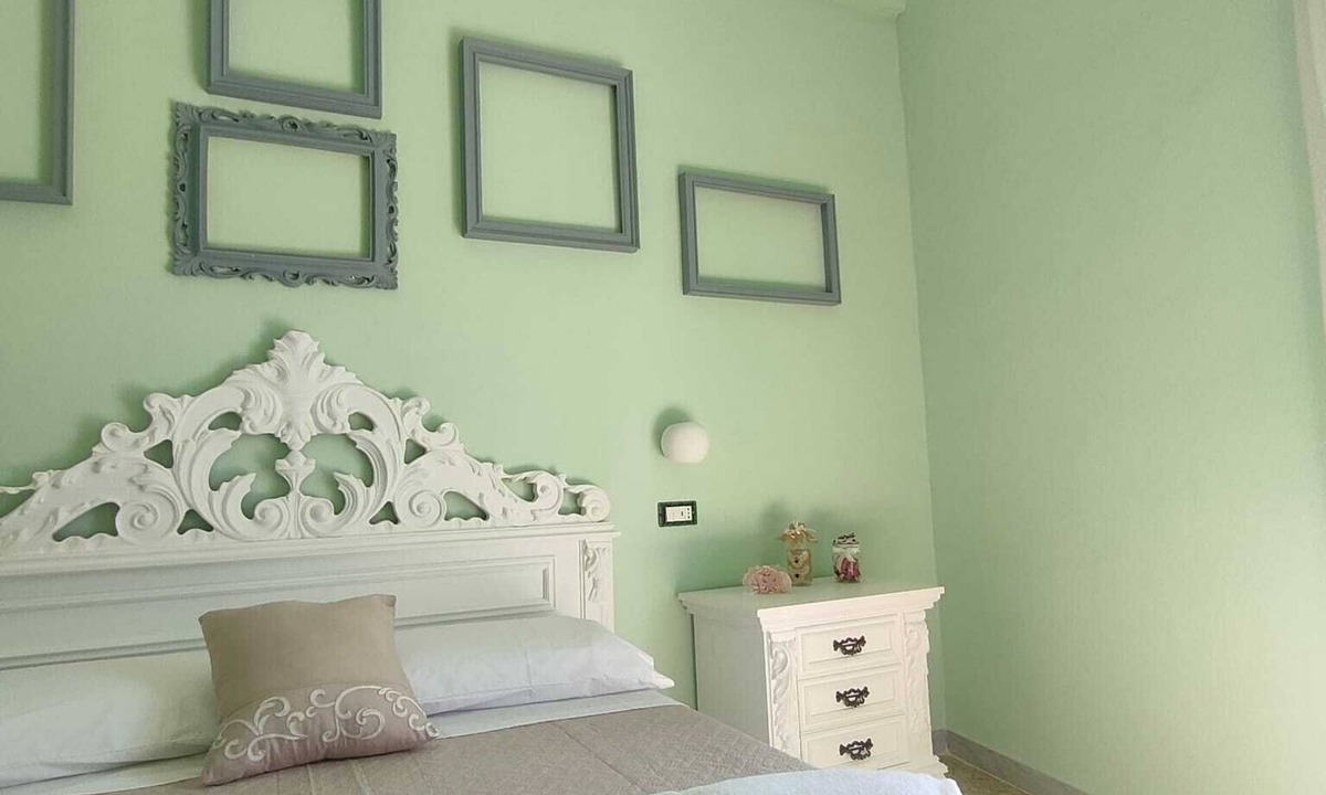 Novoli Apartment | "Buttons and zippers" suite with bedroom, living room, bathroom. garden with hydro tub