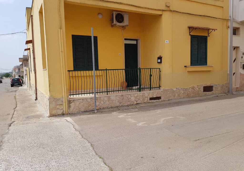 Tuglie House | Casa indipendente Salento di 140 mq con ampio terrazzo interno