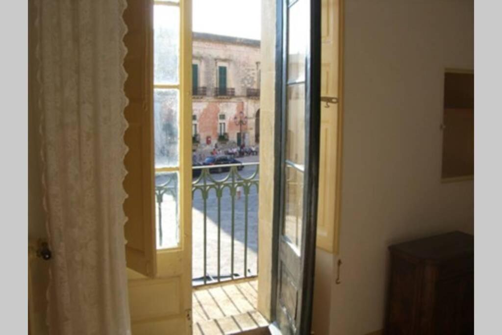 Specchia Historic Centre Apartment | casa piazza del popolo