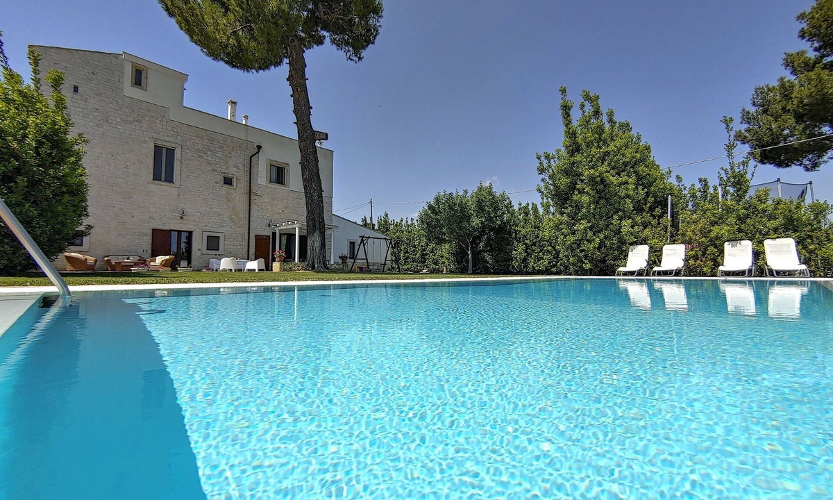 Castellana Grotte Villa | Casale Lillina: a villa with private pool in Apulia for 8 people