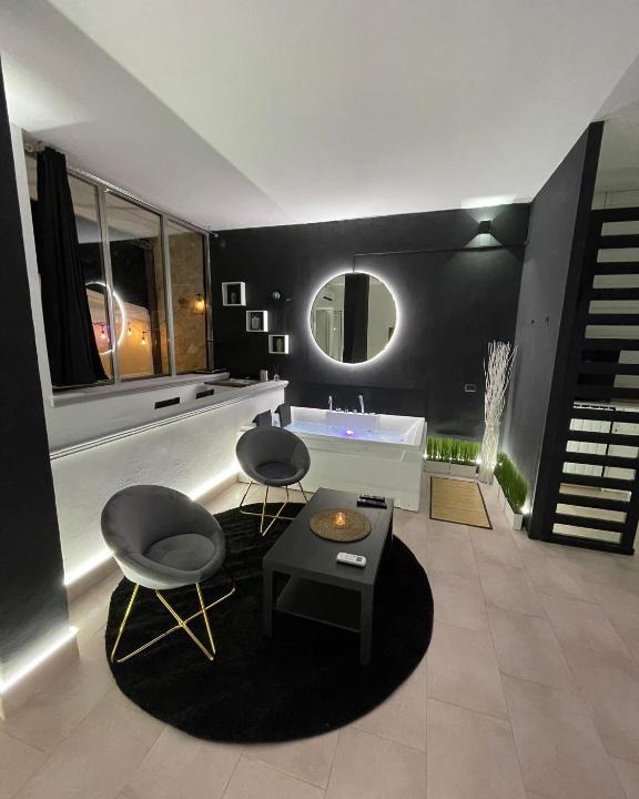 Municipio 4 Apartment | Central Wellness Suite