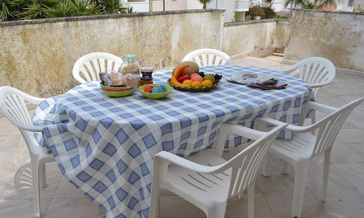 San Foca Apartment | Charming Holiday Home Near The Beach With A Terrace, Parking Available, Pets