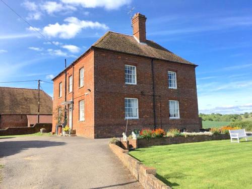Thatcham Villa | Colthrop Manor with Gardens