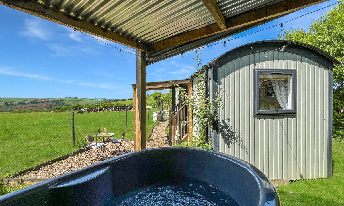 South Molton Apartment | Daisy Shepherd's Hut, North Molton