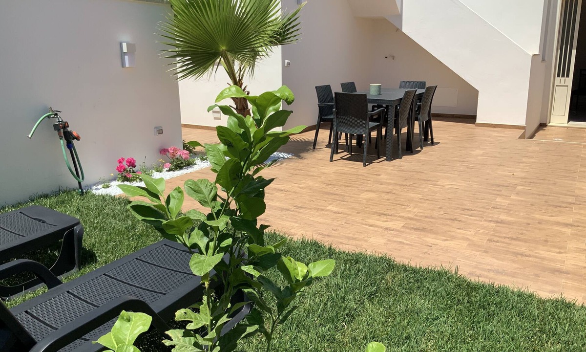 Poggiardo House | East Coast House