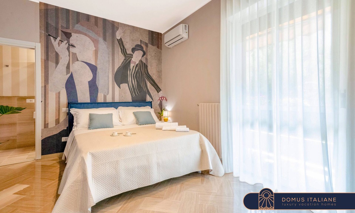 Municipio 2 Apartment | Gatsby - Jazz Age Dream