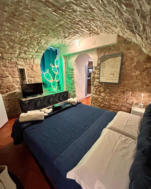 Casamassima House | GEOMETRIC BLUE
