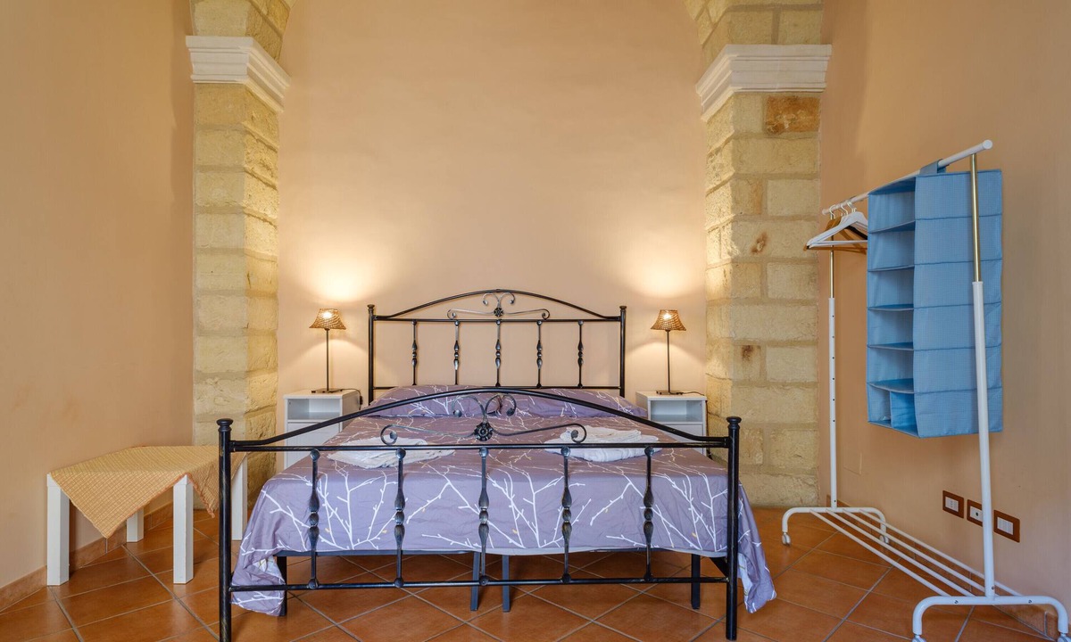 Galatina Historic Centre House | Holiday Home 'I Colori di Civico 19' with Terraces & Wi-Fi