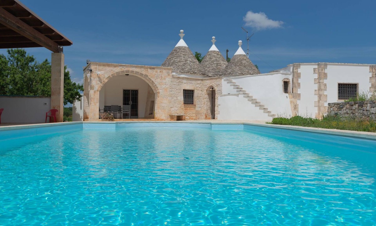 Martina Franca House | Holiday Home in Itria Valley with Pool