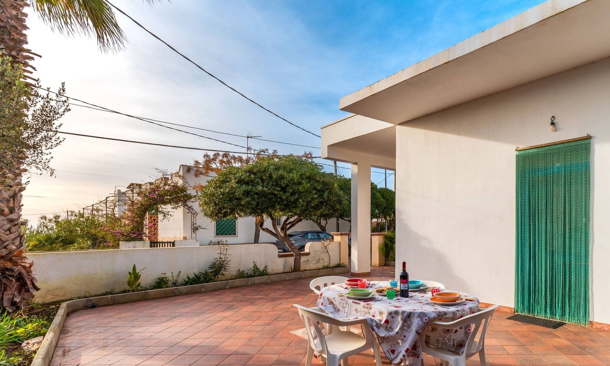 Capilungo Other | Holiday Home "Villetta Mare Verde" with Garden & A/C