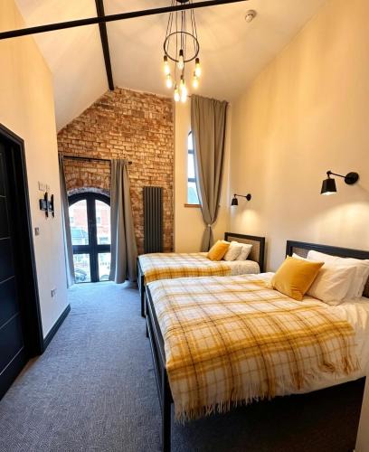 Exeter Apartment | Holy Place 42