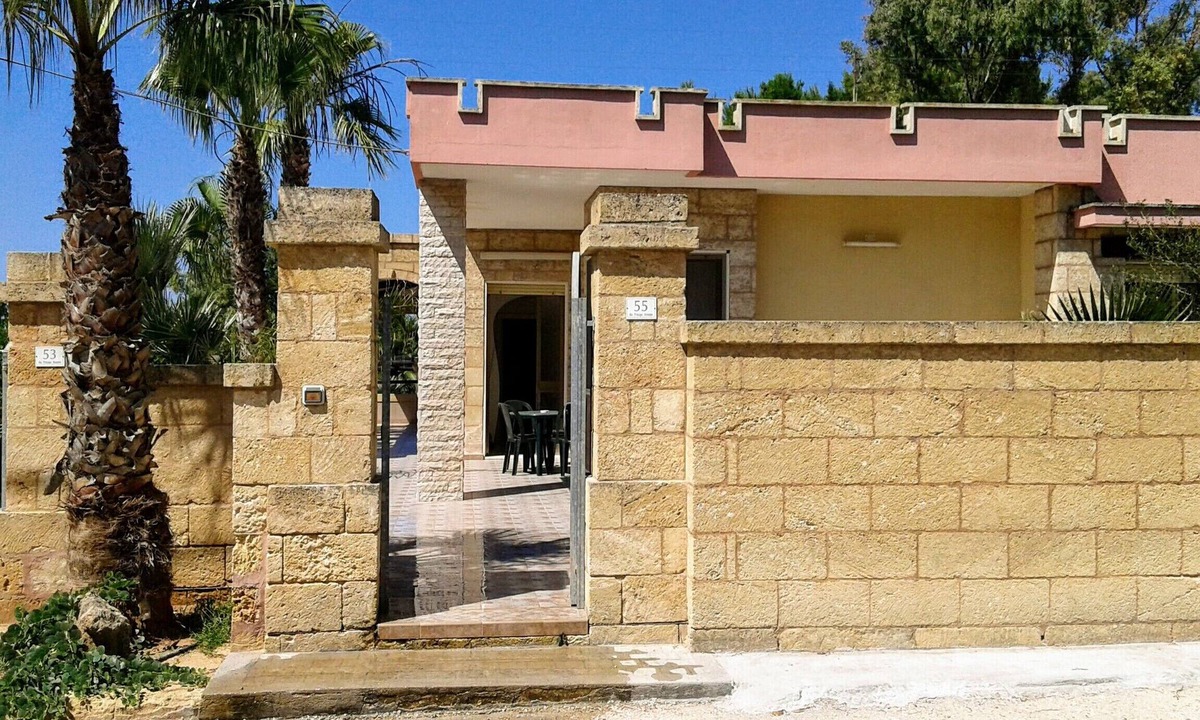 Torre San Giovanni Villa | Independent villa 700mt from the sea