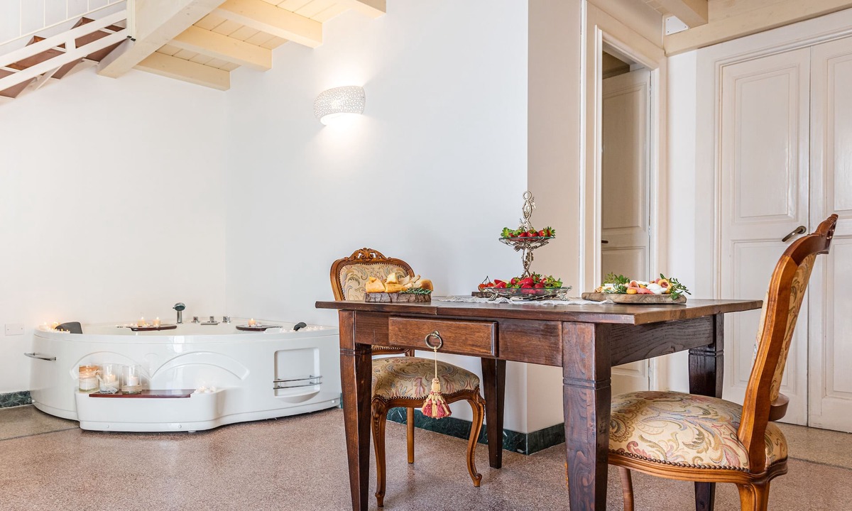 Felline House | La Stanza di Felline 101 con Idromassaggio
