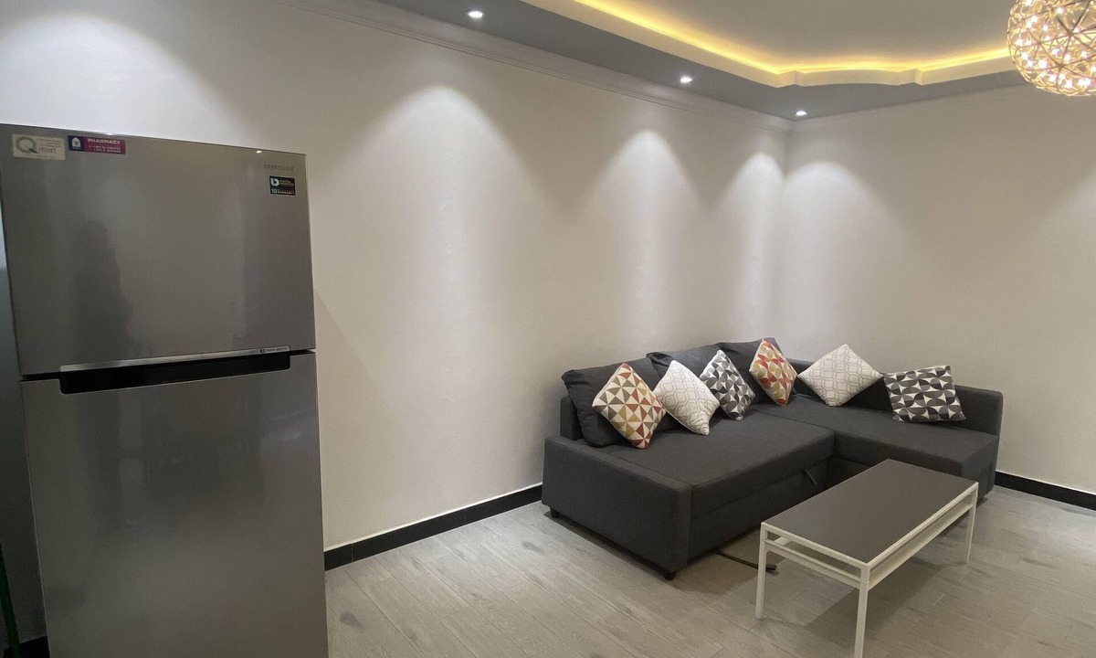 Bole Villa | Located about 1.5km from the airport. Our guest house can accommodate up to 7 pl