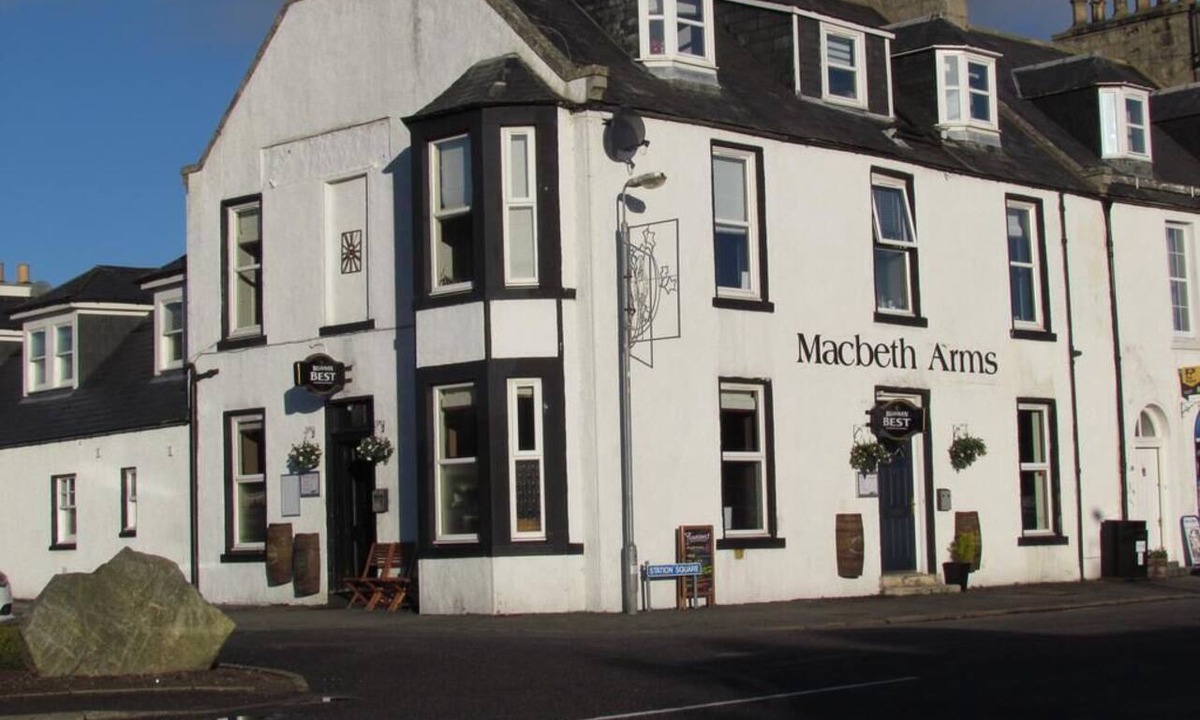 Lumphanan Bed & Breakfast | Macbeth Arms