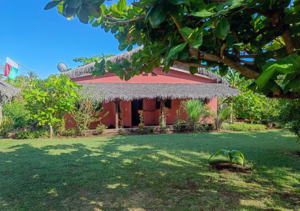 Ambondrona House | Maison Karibou