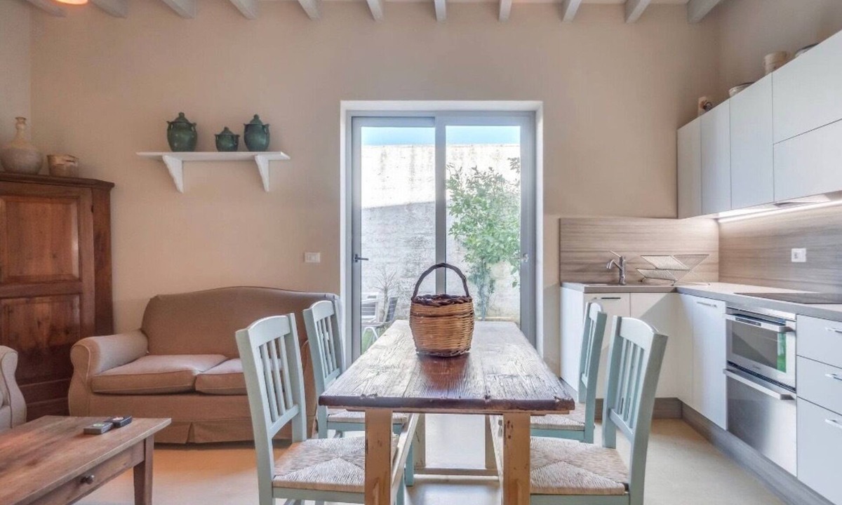 Diso Apartment | new apt with private garden, all comforts, WI-Fi & AC, in Salento's hearth