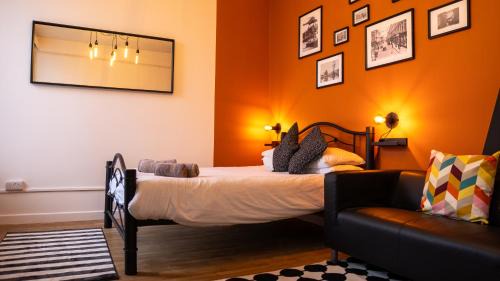 Exeter Apartment | NEWLY Refurbed - Large Studio Apt With Private Parking