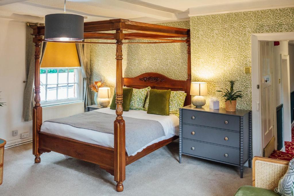 Putley Hotel | Old Rectory House, Redditch