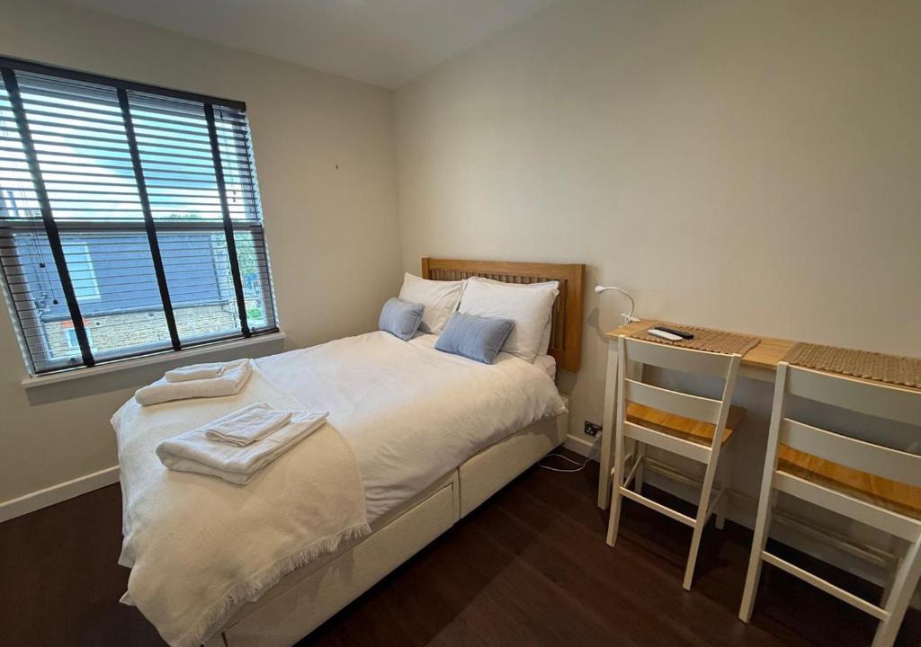 St. Margarets and North Twickenham Apartment | Pass the Keys Modern Elegant Studio 20 Minutes to Central London