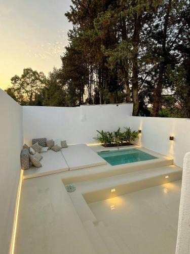 Cannole House | Private Villa With Pool By Historic Palace