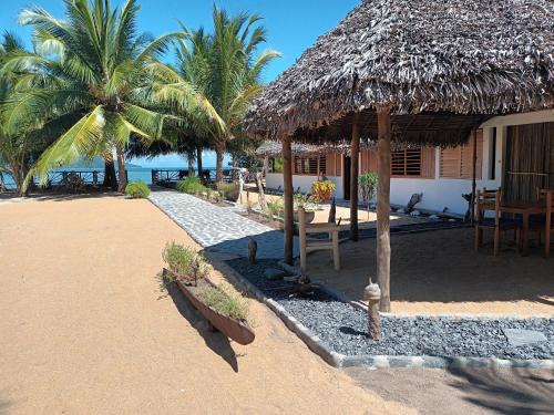 Antafondro Apartment | Ravoravo Beachfront Family lodge in Lokobe National Park-Nosy be, autentic Madagascar expiriance with europian confort