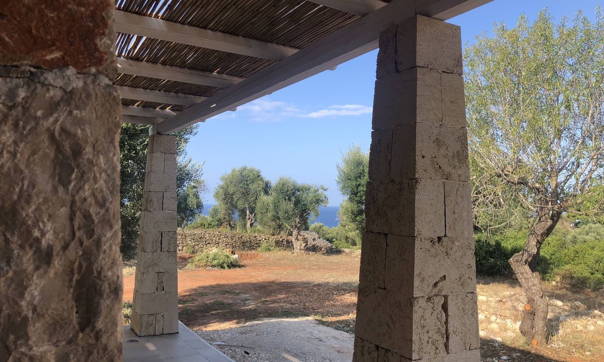 Patu Villa | SAN GREGORIO VILLA WITH SECULAR OLIVE GROVE, GARDEN AND PORCH