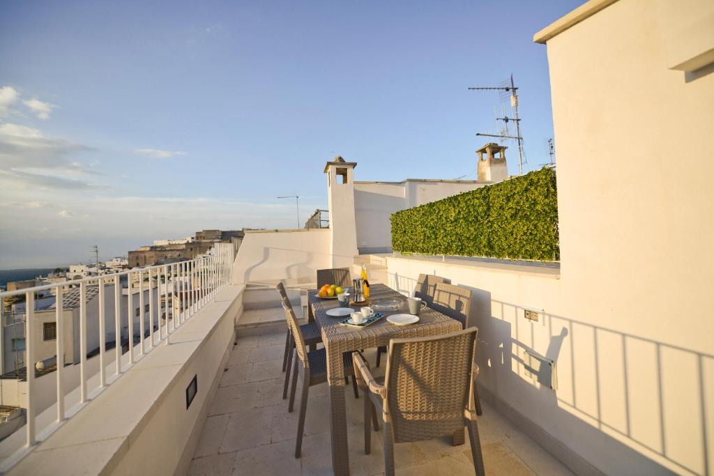 Ostuni Apartment | Scirocco Apartment with terrace by Wonderful Italy