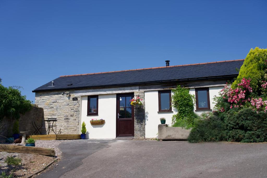 Dundon House | The Old Forge