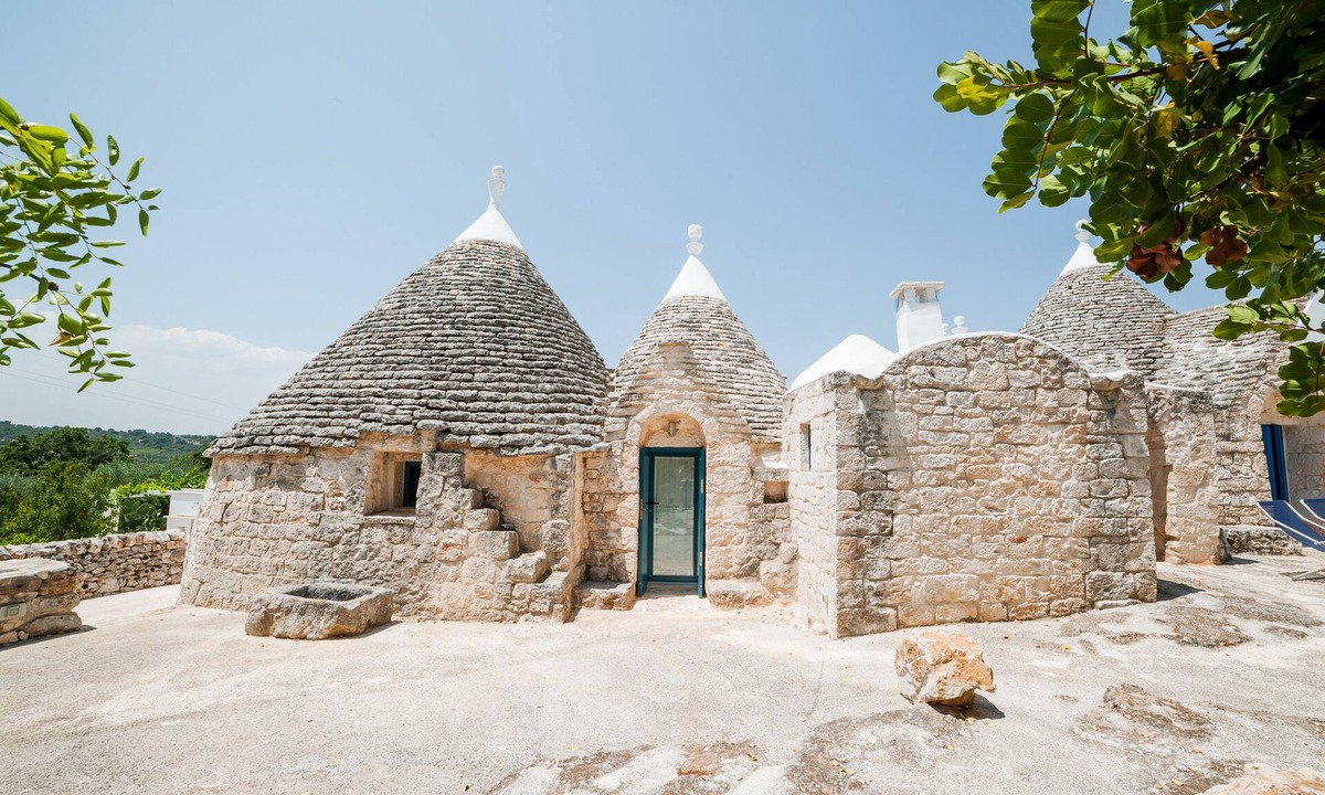 Ostuni Villa | Trulli Tre Casiedde by Go4sea | Sleeping in a trullo