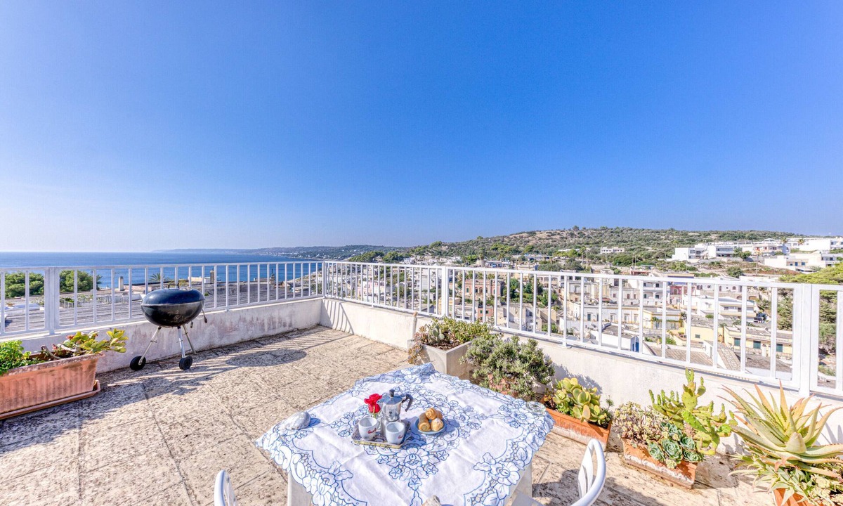 Castro Marina Apartment | Villa 'Blu La Panoramica' with Private Pool, Wi-Fi and Air Conditioning